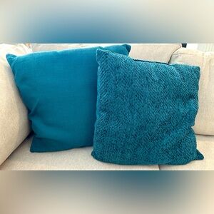 Pier 1 NWOT Throw Pillows Teal Chenille